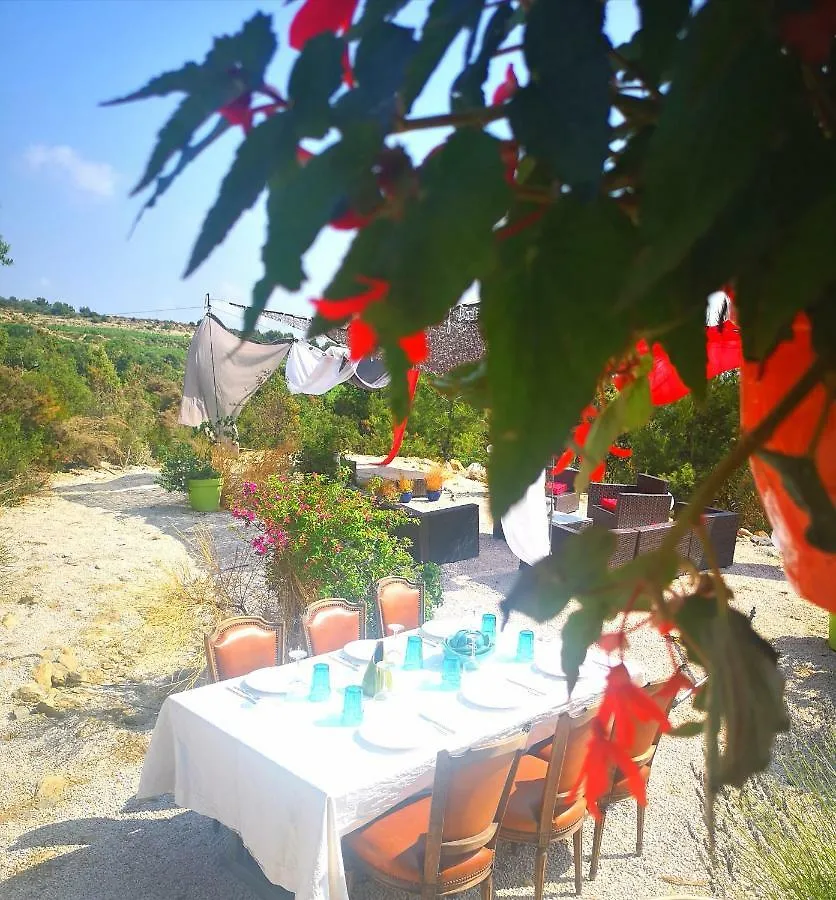 Hôtel Le Beau Moqueur à Laouque Séjour à la ferme